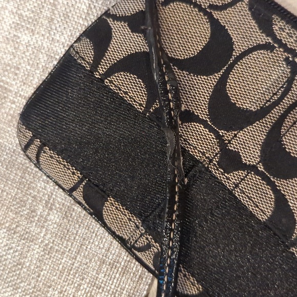 Coach Black Stripe Classic Monogram Jacquard Wristlet - Picture 12 of 12